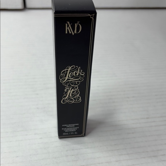 KVD BEAUTY Lock-It Pore-Refining Primer - Picture 9 of 10